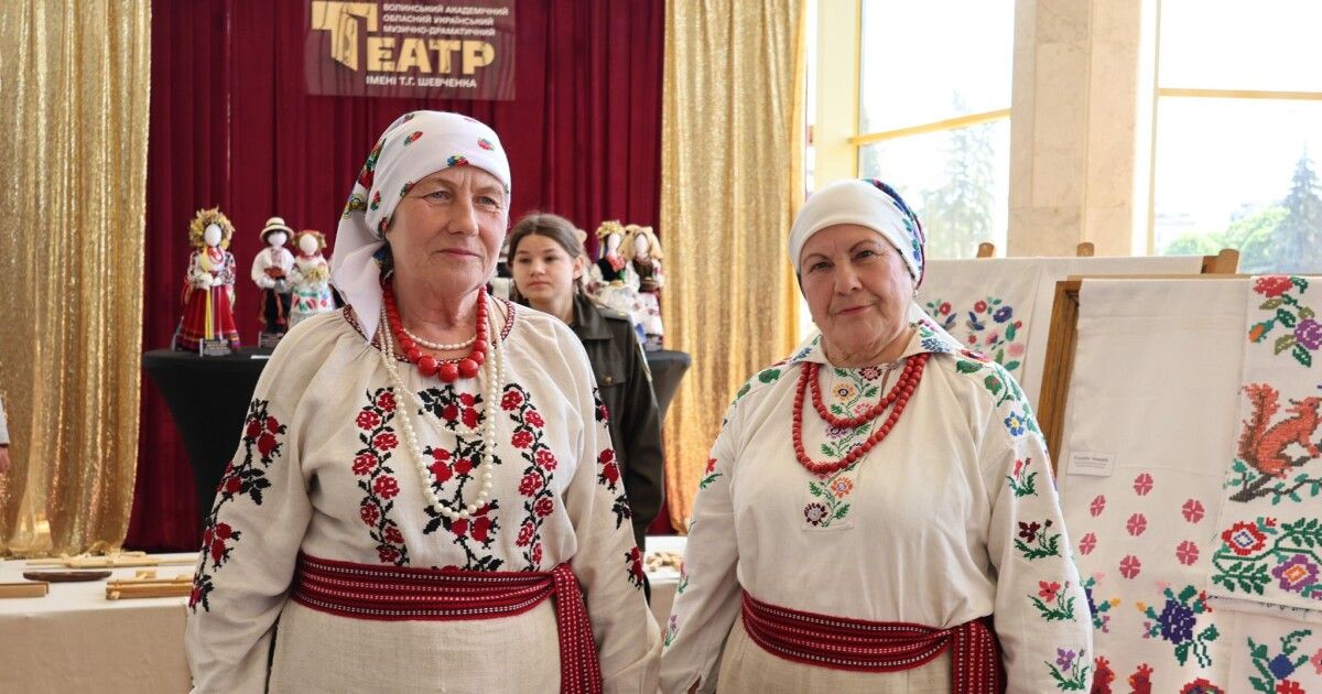 У центрі Луцька розгорнули масштабне свято для матусь (Фото)