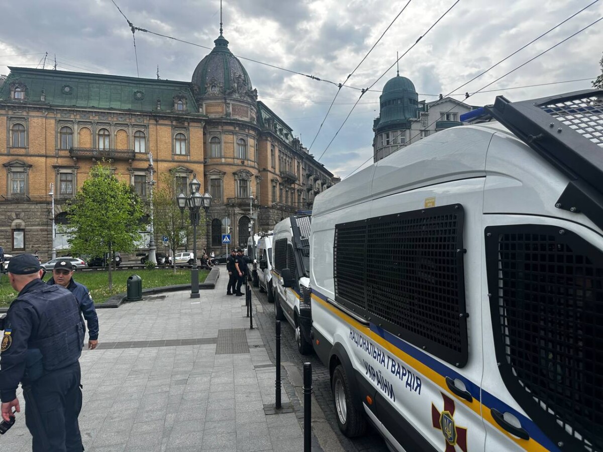 У центрі Львова багато поліції (ВІДЕО)