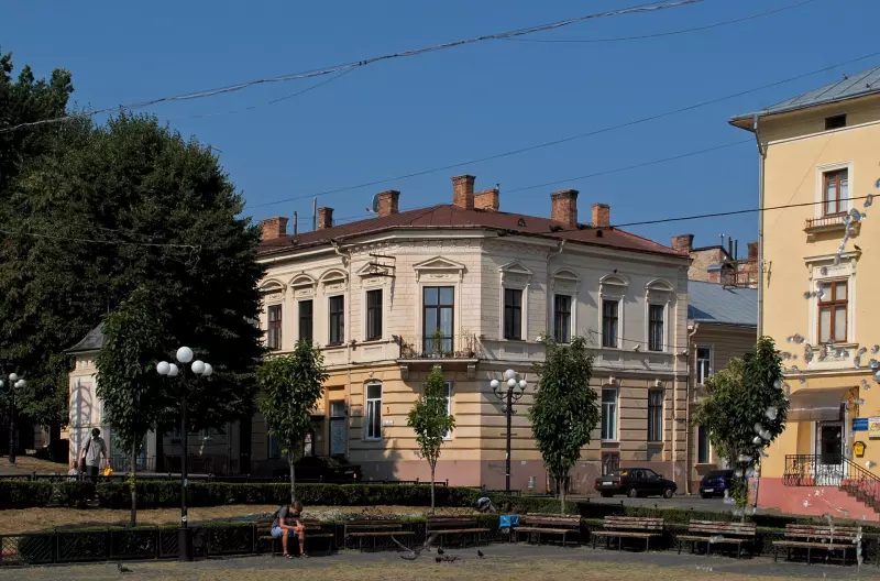 У центрі Чернівців змінюють рух: ще три вулиці стануть односторонніми