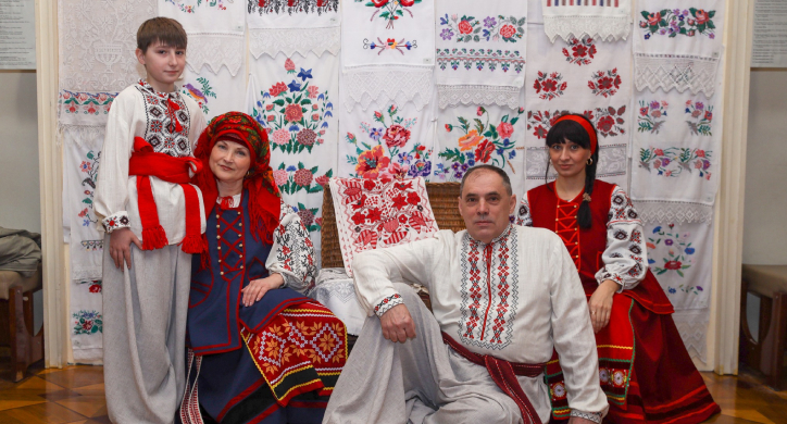 У черкаському музеї можна приміряти народний одяг 19 століття