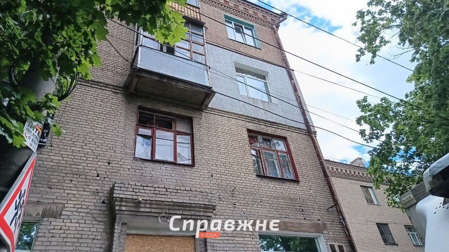 У шести будинках Запоріжжя "закрили" вибиті вікна після атаки