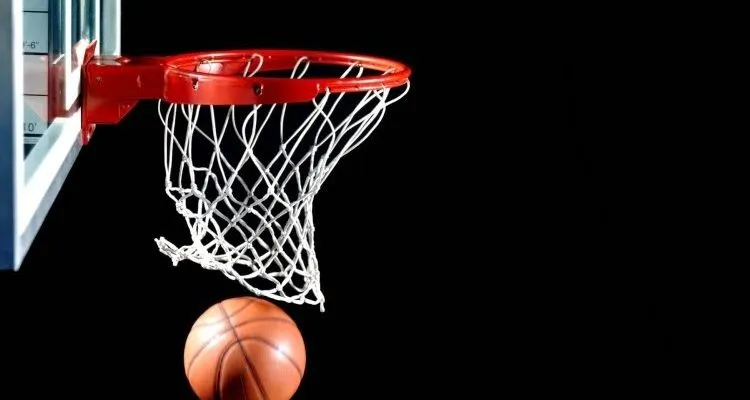 ФІБА довічно дискваліфікувала двох українських баскетболістів за договірні матчі