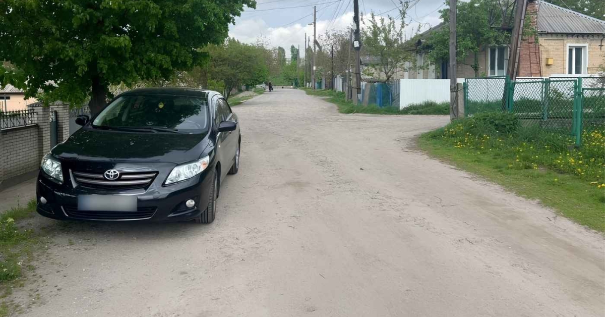 Фатальний маневр заднім ходом: у Жмеринці під колеса Toyota потрапила …