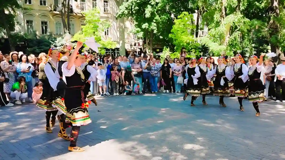 Фестиваль болгарської культури в Одесі: обряди, танцювальні виступи та весільні …