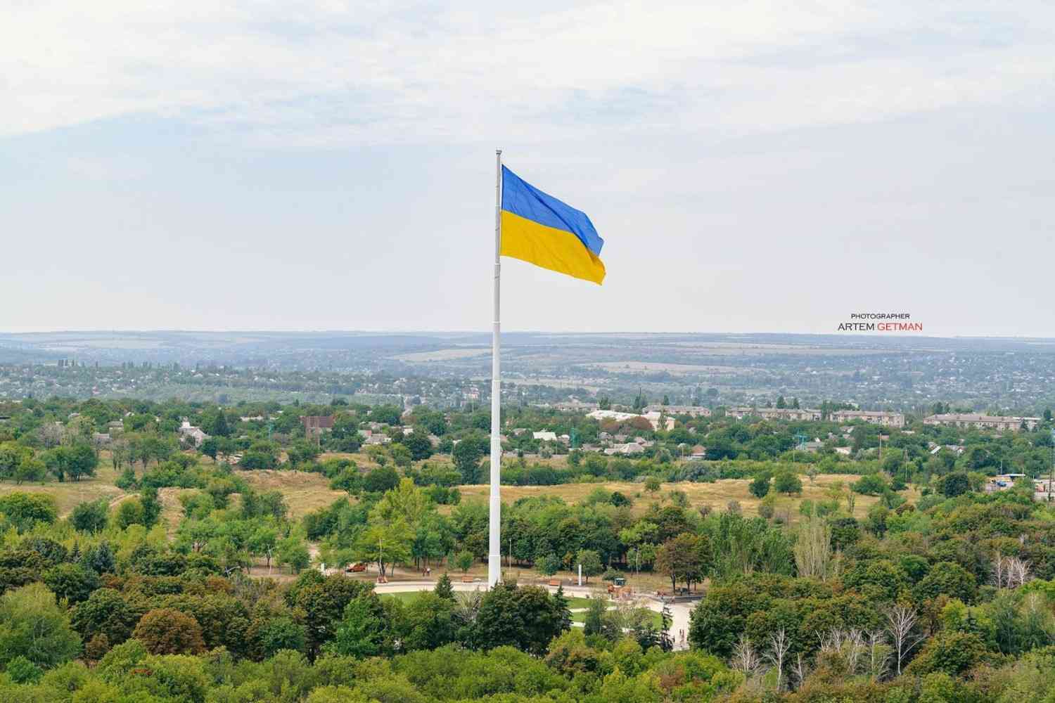 Росіяни знову вдарили по прапору України у Краматорську: стяг тимчасово …