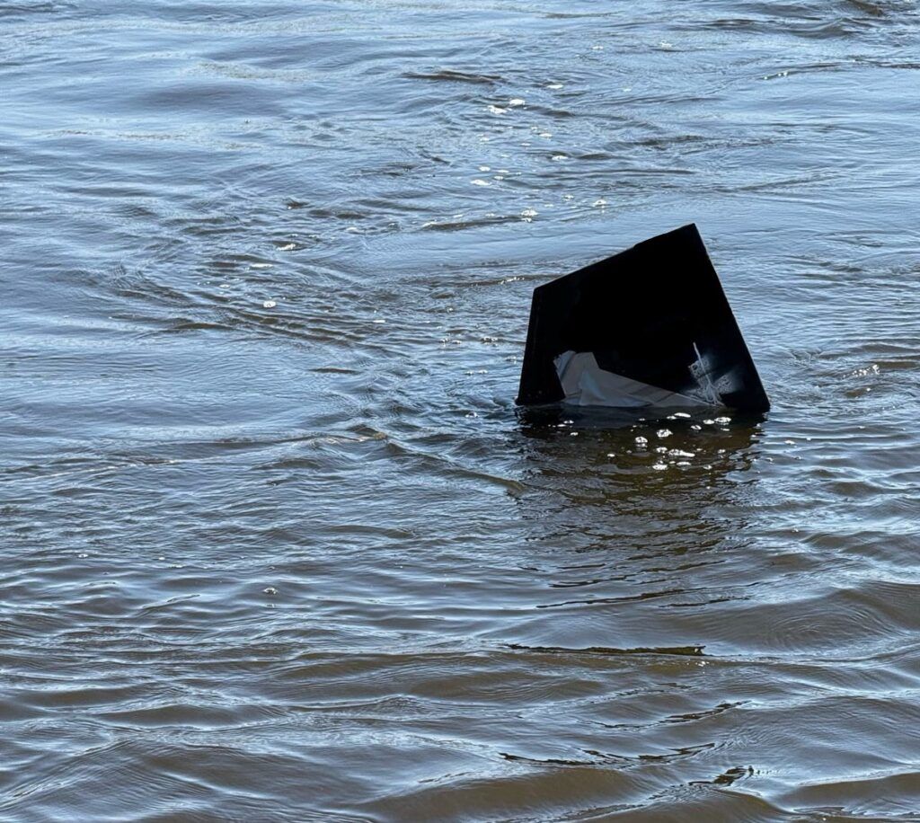 Фрагменти безпілотників на морському дні: що виявляють водолази перед відкриттям …