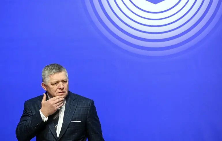 Фіцо проти військових позик Києву та безкоштовної передачі зброї