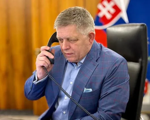 Фіцо після розмови із Зеленським заявив, що мирна угода з …