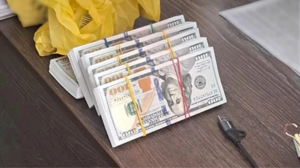 Хабар у 110 тисяч доларів: ВАКС арештував підозрюваних працівників СБУ …