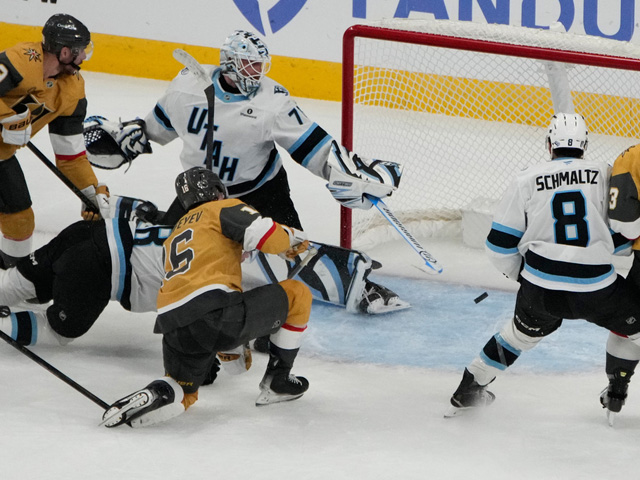 Хет-трик Дорофеева. "Филадельфия" вышла во второй раунд. Результаты матчей НХЛ