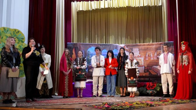 Хотинські школярі зіграли виставу про рідну фортецю і зібрали кошти …