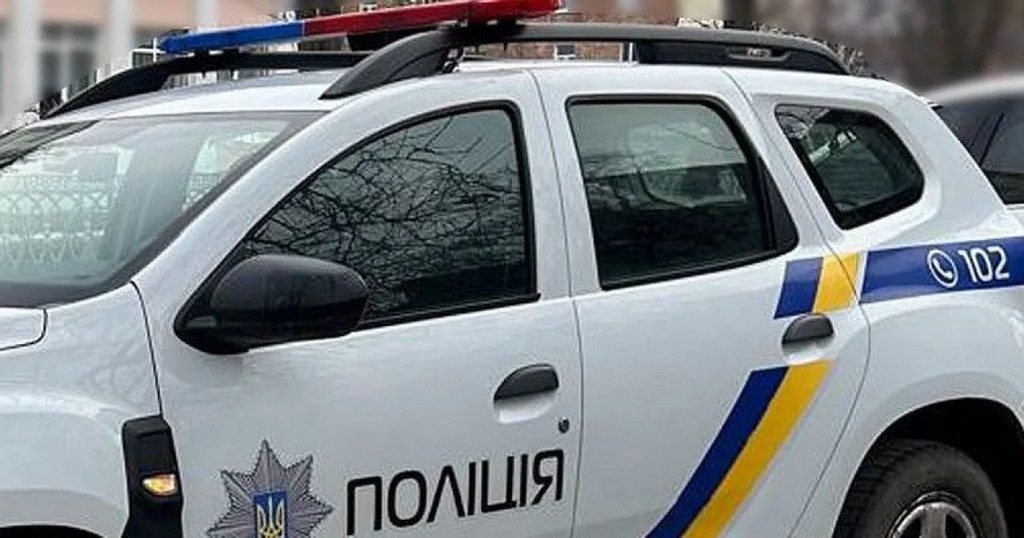 Хотів накласти не себе руки: в Києві патрульні врятували чоловіка …