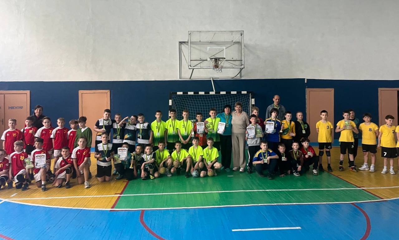 Хуст прийняв фінал: результати чемпіонату Закарпаття з гандболу серед юнаків