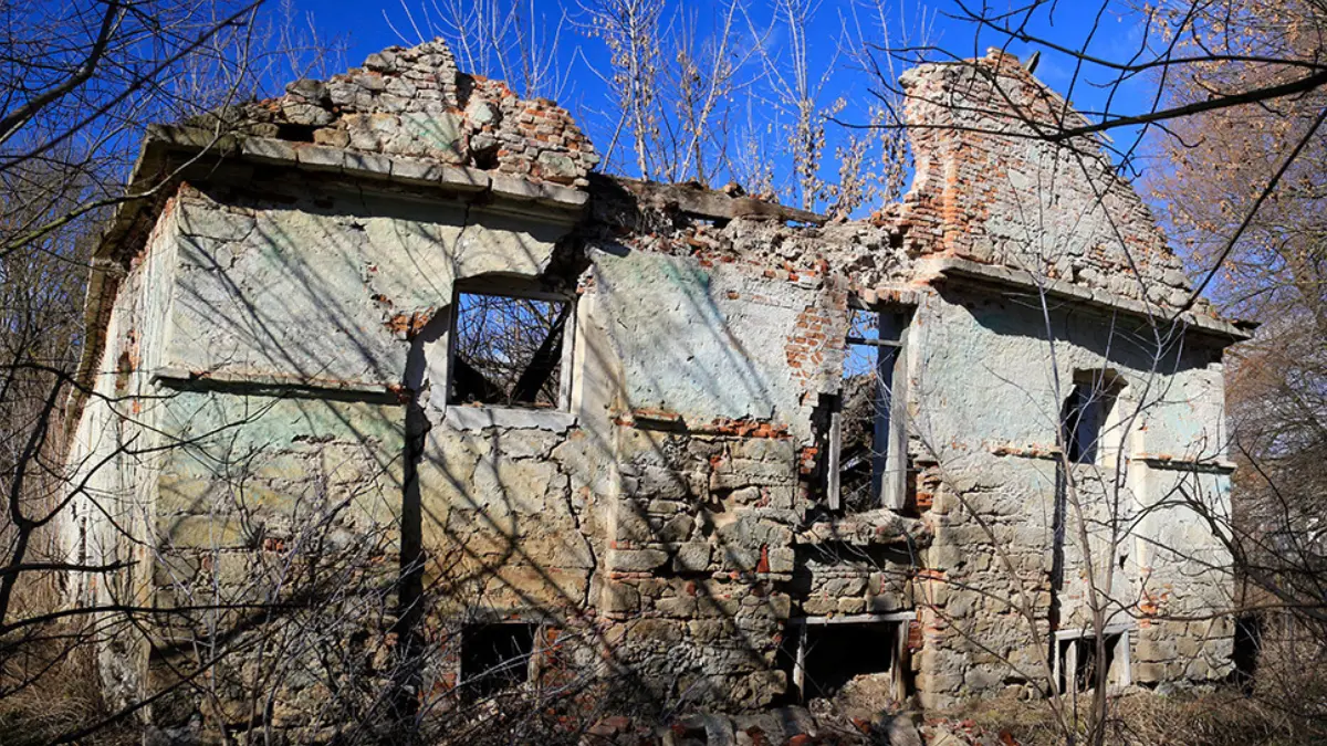 Цегла з підписом барона: у Городку дослідили руїни 190-річної гуральні …