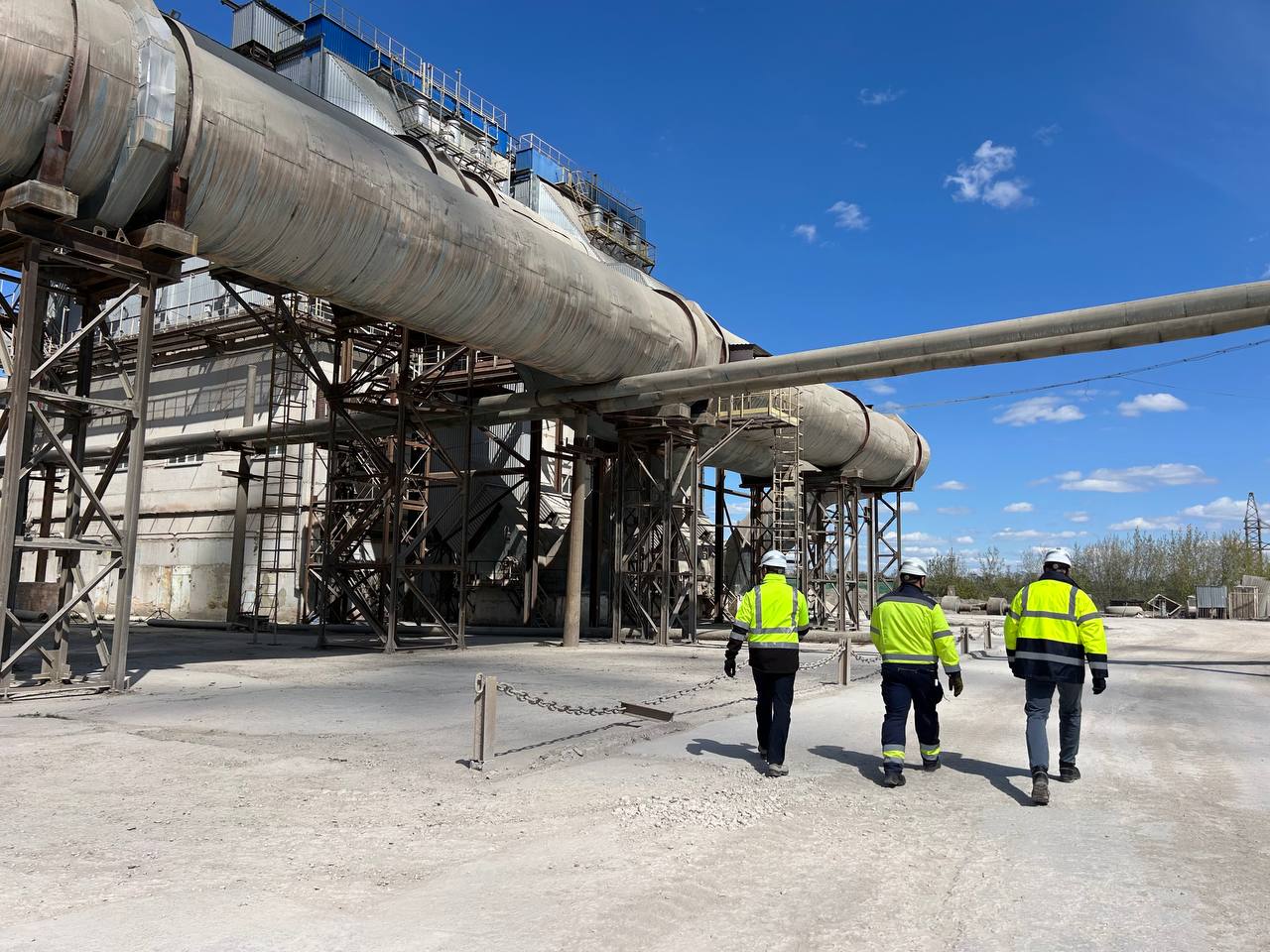 Цементний завод на Рівненщині відновлює потужності та змінює підхід до …