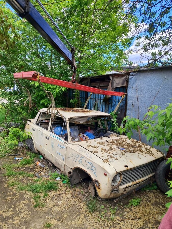 Цього тижня з вулиць Львова забрали ще 5 занедбаних авто
