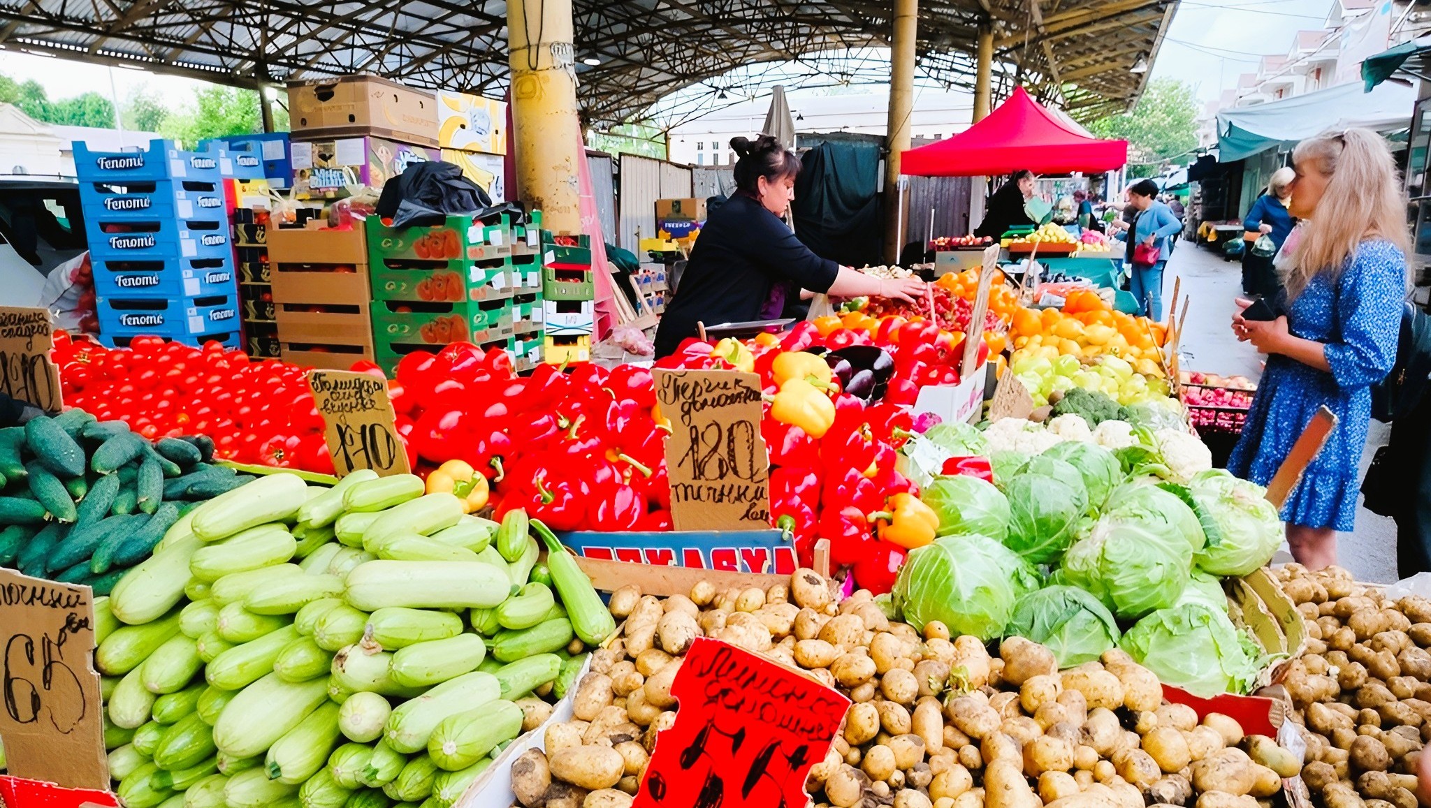 Ціна на Привозі в Одесі на сезонні продукти