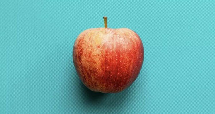 Ці продукти найшвидше позбавлять запаху часнику