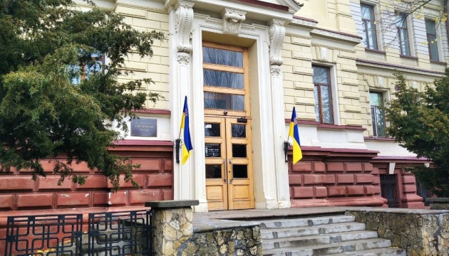 Частина вкрадених росіянами експонатів з Херсонського музею гниє у підвалі …