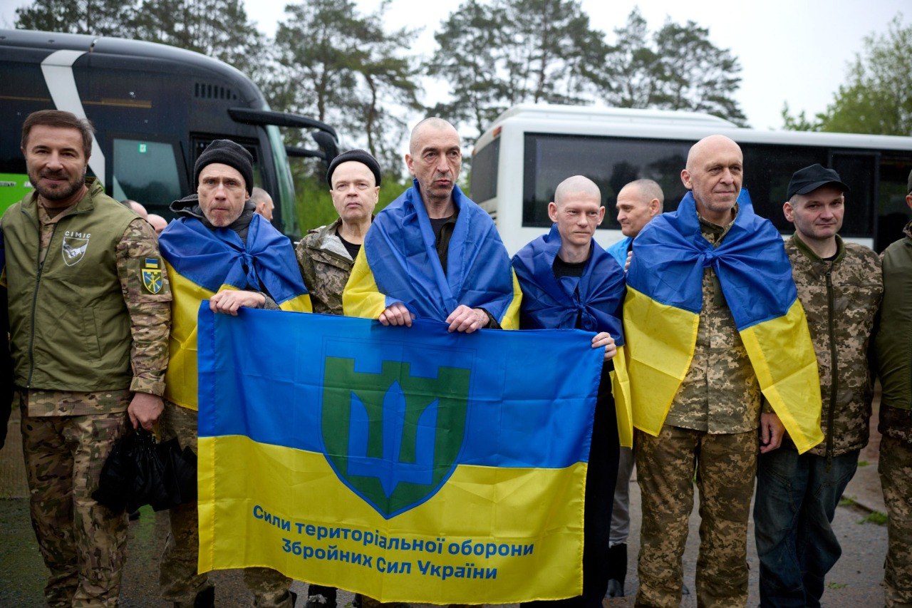 Черговий обмін полоненими: серед 205 звільнених захисників — двоє із …