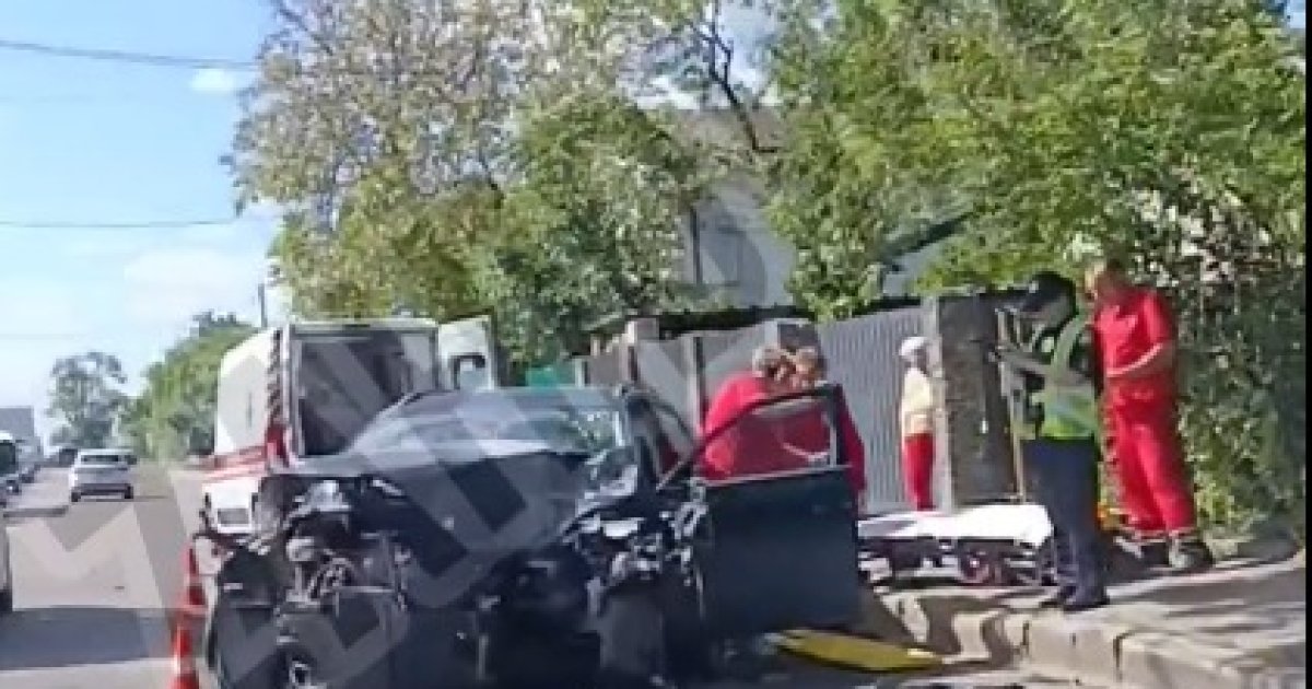 Через ДТП з вантажівкою у Львові госпіталізували водійку Škoda