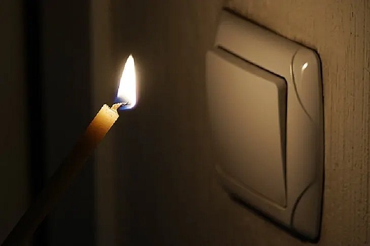 Через атаки в Миколаєві введено локальні черги відключення світла