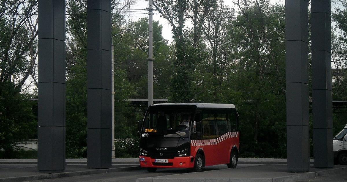 Через атаку дронів у Харкові скасували деякі автобуси