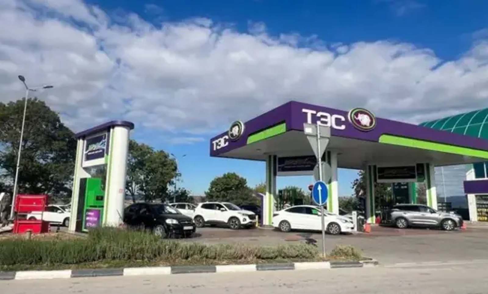 Через “логістичні труднощі” в Криму почали нормувати пальне
