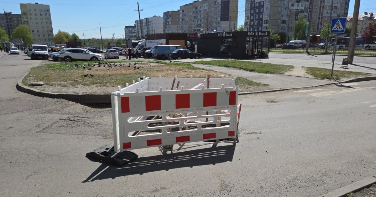Через провалля на Сихові тимчасово змінили рух чотирьох автобусів