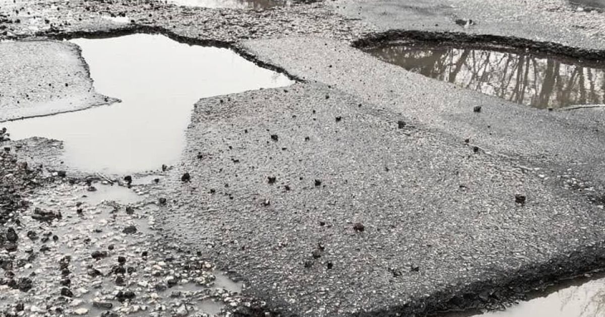 Через ями на Волині сталось 5 аварій – це у …
