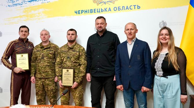 Чернівецька ОВА нагородила буковинського чемпіона світу з ММА за міжнародні …