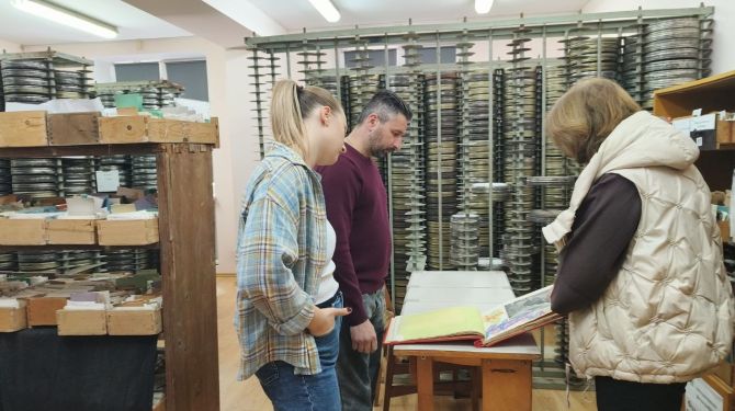 Чернівецька РВА відправила нових архівістів на тижневе стажування в обласний …