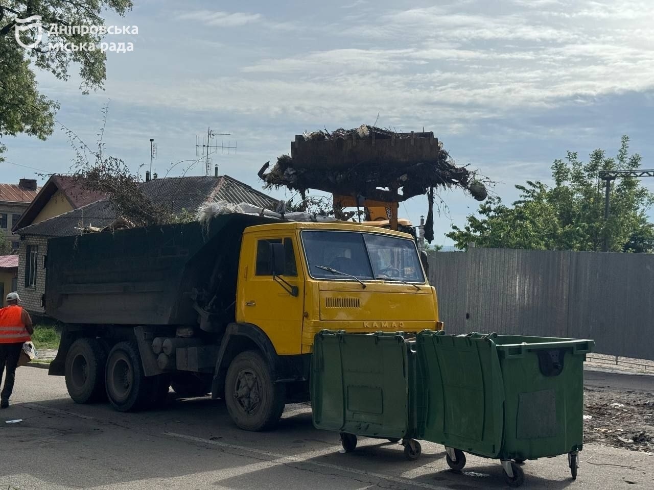 #Чистий_Дніпро. Мегаполіс продовжують очищати від великогабаритного сміття