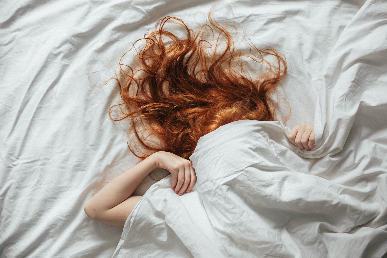 Чи корисно спати без подушки: думка фахівців