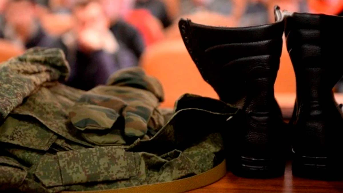 Чоловіків з окупованої Херсонщини спершу призивають, а потім змушують підписати …