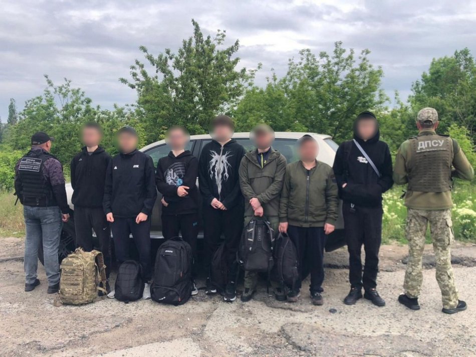 Чоловік з Дніпропетровщини намагався незаконно втекти до Молдови