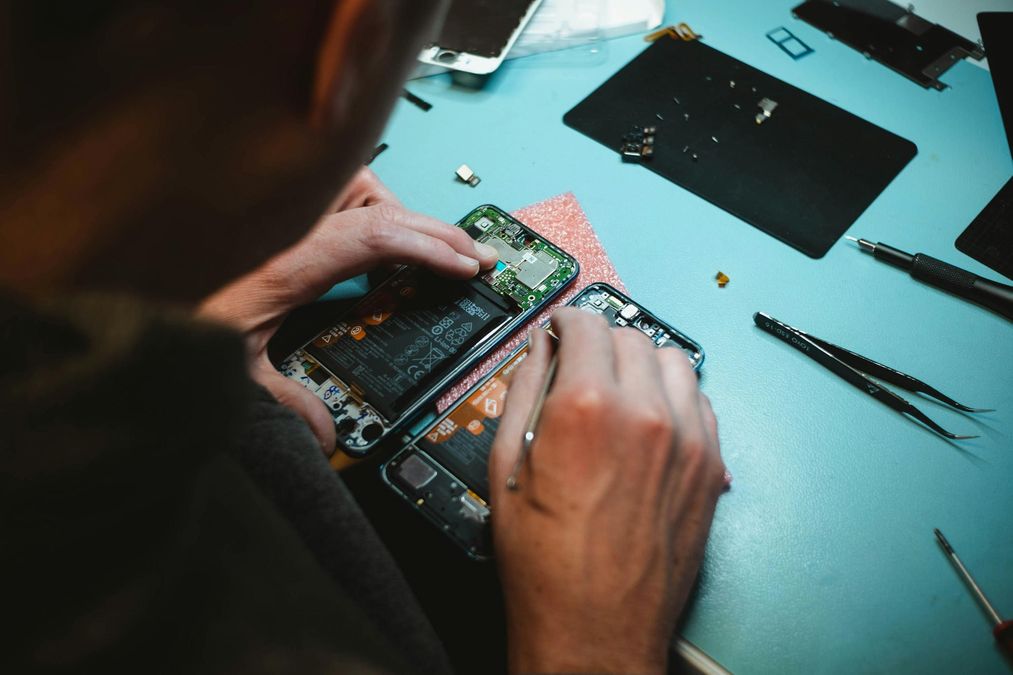 Чому ремонт гаджетів не такий, як ви думаєте: головні міфи