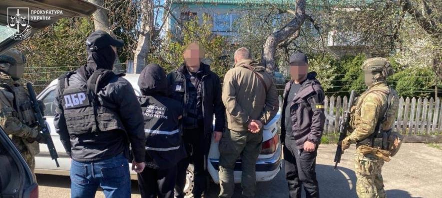 “Чорний” ліс і шантаж: на Одещині лісник вимагав гроші з …