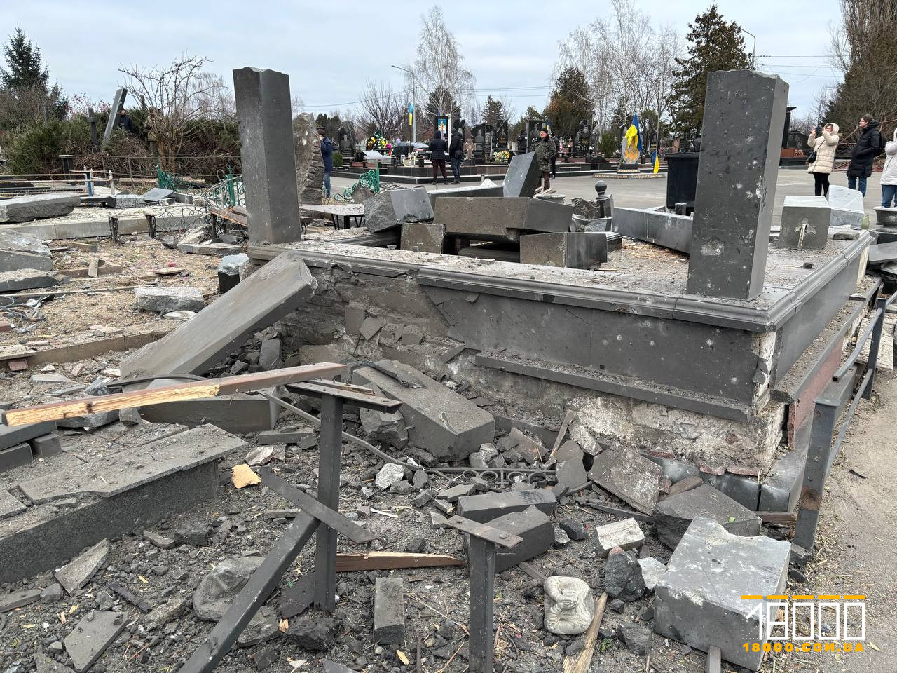 Чотири особи отримали відшкодування за пошкоджені пам’ятники на черкаському кладовищі