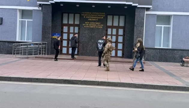 Чотирьох поліцейських відсторонили від роботи через справу порноофісів