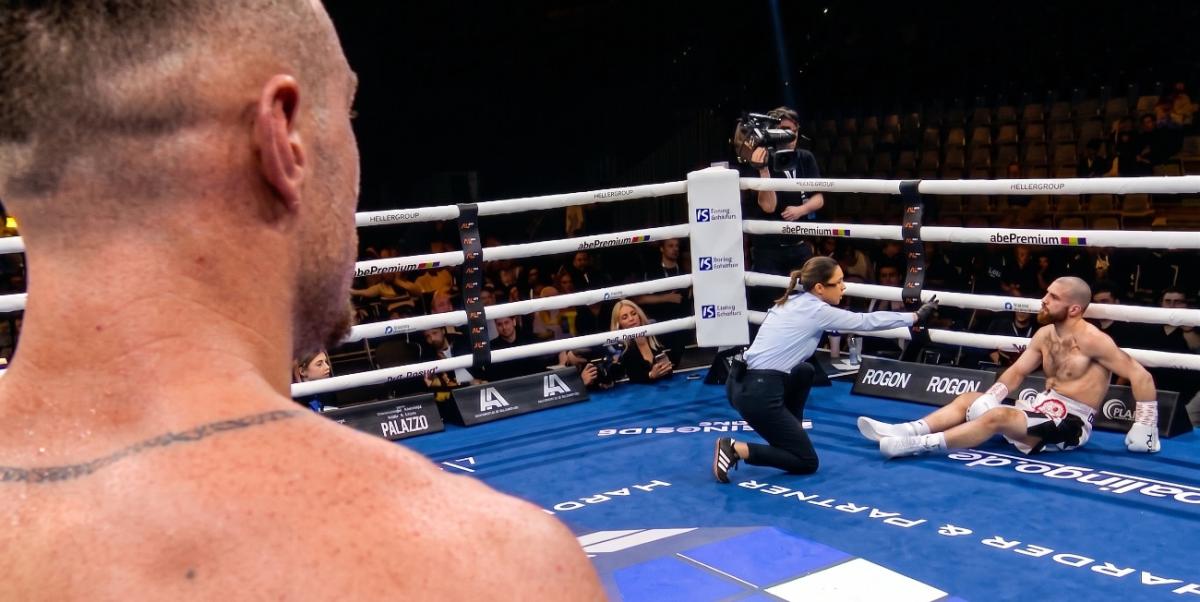 Чухаджян програв Доновану в елімінаторі IBF, українець двічі побував у …