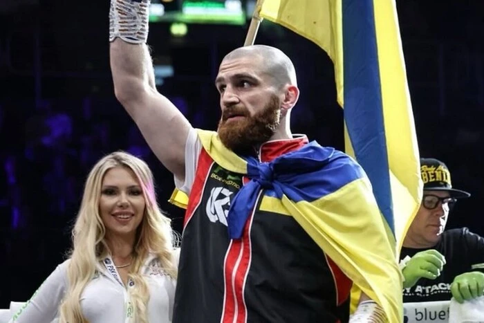Український боксер Чухаджян програв елімінатор IBF нокаутом