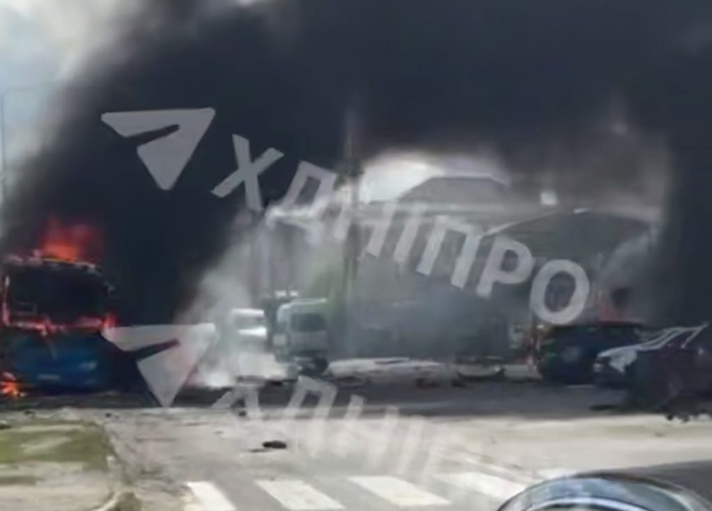 Удар РФ по Дніпру: кількість поранених зросла до 17, є …