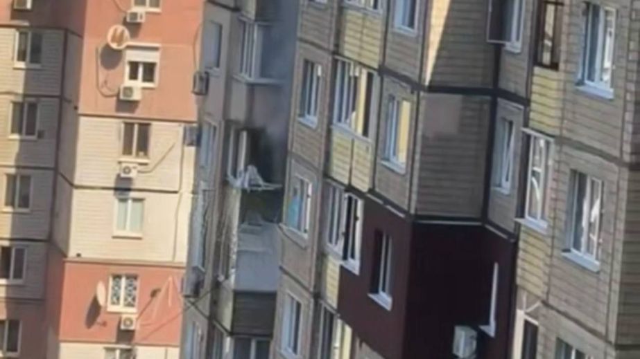 Шахед влучив в багатоповерхівку у Кривому Розі: палають квартири