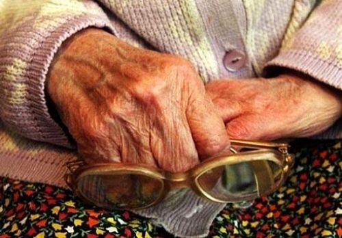 Шахраї обманом забрали у 77-річної жительки Тернопільського району майже 500 …