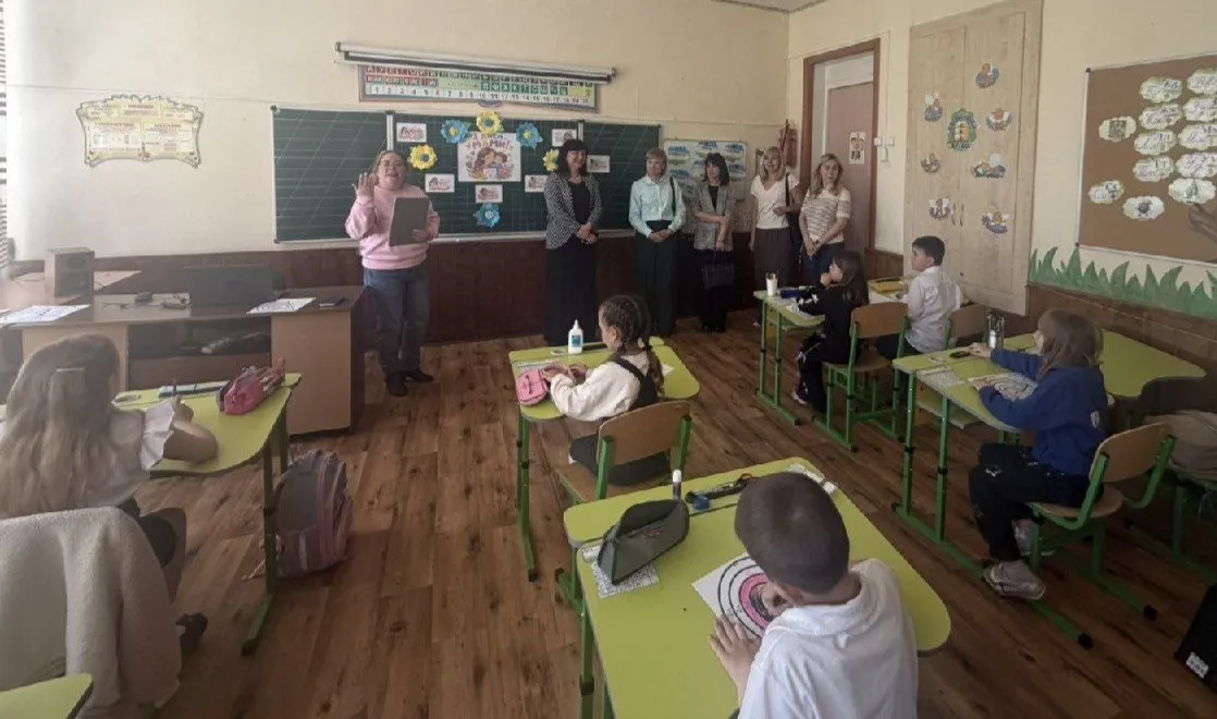 Шахтарська гімназія отримала грант на покращення умов для дітей