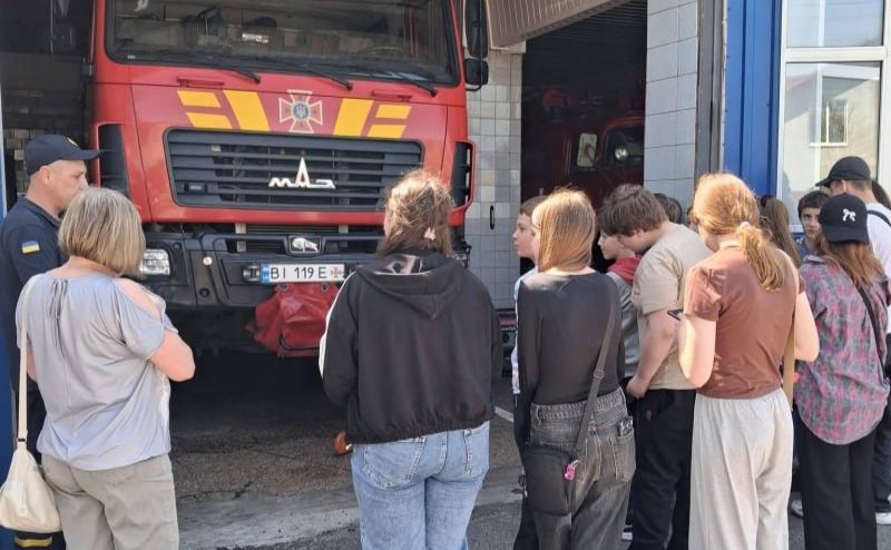 Шевченківські школярі побували в гостях у решетилівських рятувальників