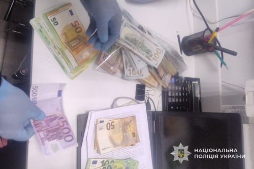 Шок на Тернопільщині: пенсіонерка повірила псевдоспівробітнику СБУ і віддала шахраям …