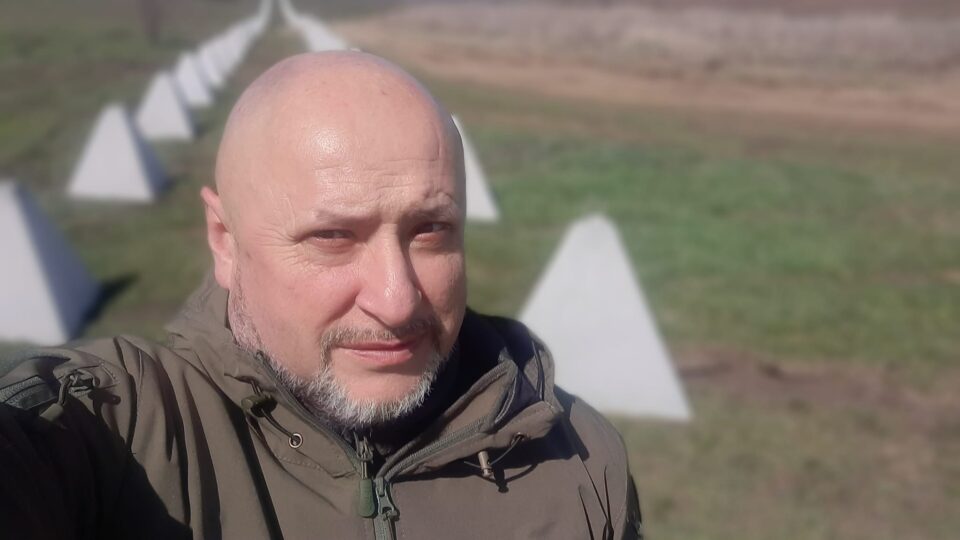 «Штурмує хвиля за хвилею» — поблизу Гуляйполя ворог намагається ізолювати …