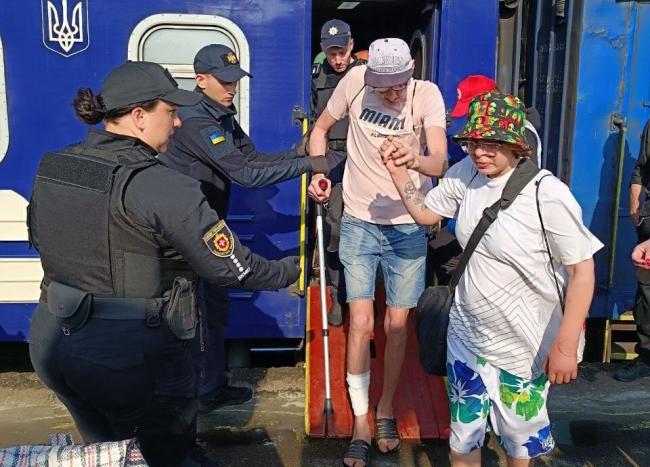 Ще один евакуаційний потяг прибув на Рівненщину